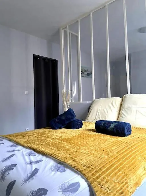 Apartment In The Heart Of Chinatown, Paris contacts